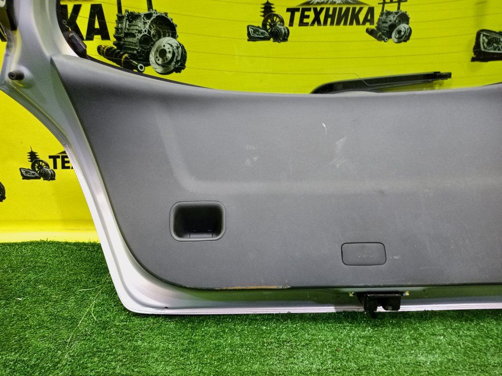 Дверь задняя задняя Vitz 2010 KSP90 1KR-FE Дверь задняя задняя Vitz 2010 KSP90 1KR-FE