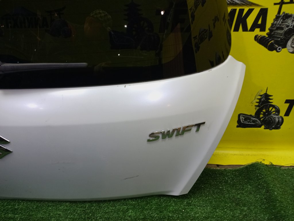 Дверь задняя задняя Swift 2010 ZC72S Дверь задняя задняя Swift 2010 ZC72S
