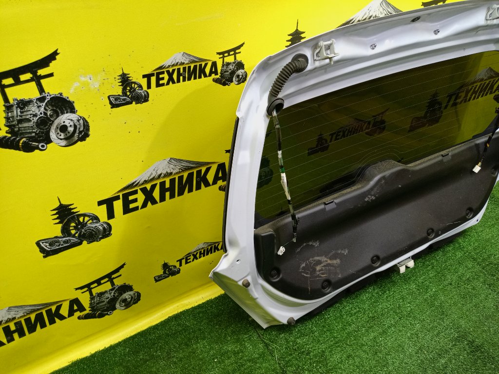 Дверь задняя задняя Swift 2010 ZC72S Дверь задняя задняя Swift 2010 ZC72S