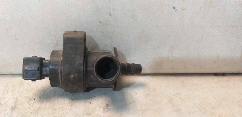 Клапан Opel Astra H (б/у) Клапан Opel Astra H (б/у)