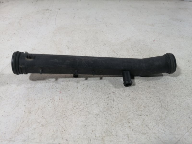 Патрубок Skoda Fabia 2 (б/у) Патрубок Skoda Fabia 2 (б/у)