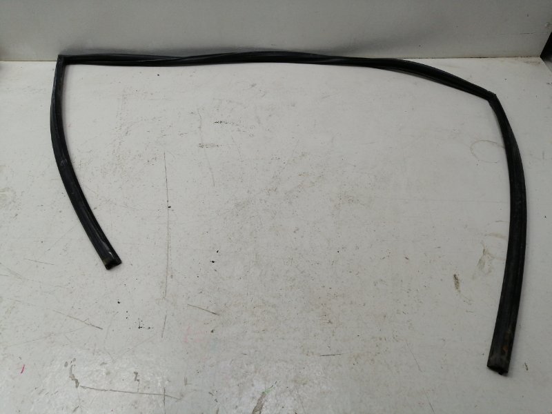 Уплотнитель стекла двери передний левый HONDA CIVIC 5D 2006-2012 5D Б/У