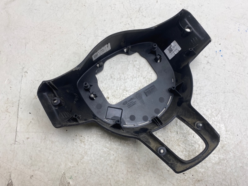 Кожух рулевой колонки RIO 2019 FB G4LC Кожух рулевой колонки RIO 2019 FB G4LC