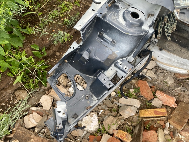 Стойка кузова передняя правая 308