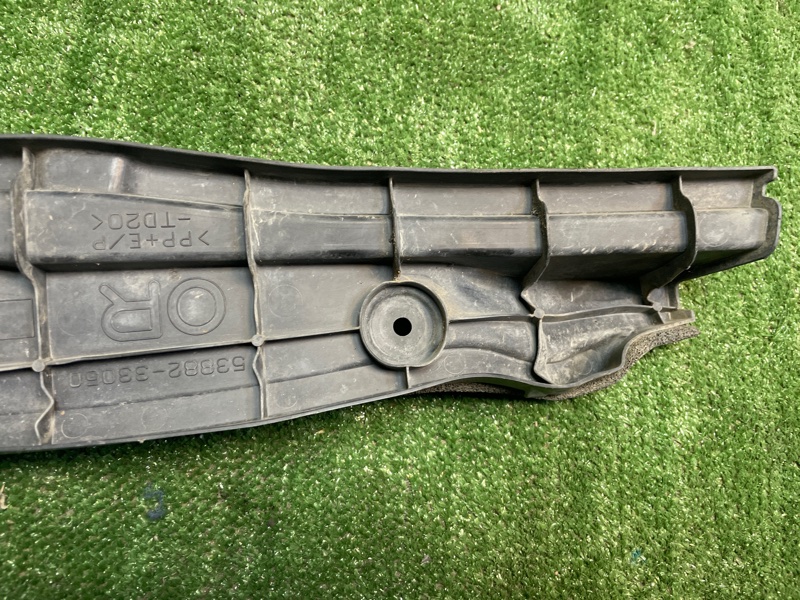 Пыльник крыла передний правый CAMRY 2017 2AR-FE Пыльник крыла передний правый CAMRY 2017 2AR-FE