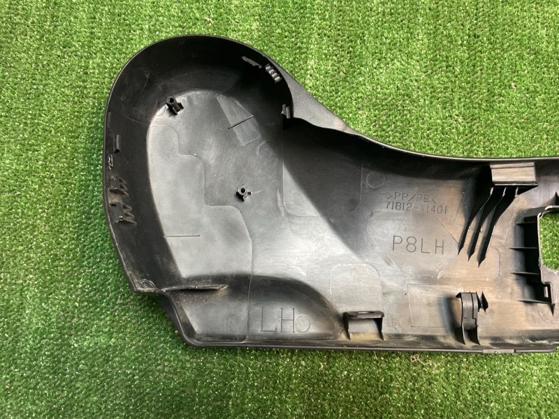 Накладка сиденья передняя левая CAMRY 2017 2AR-FE