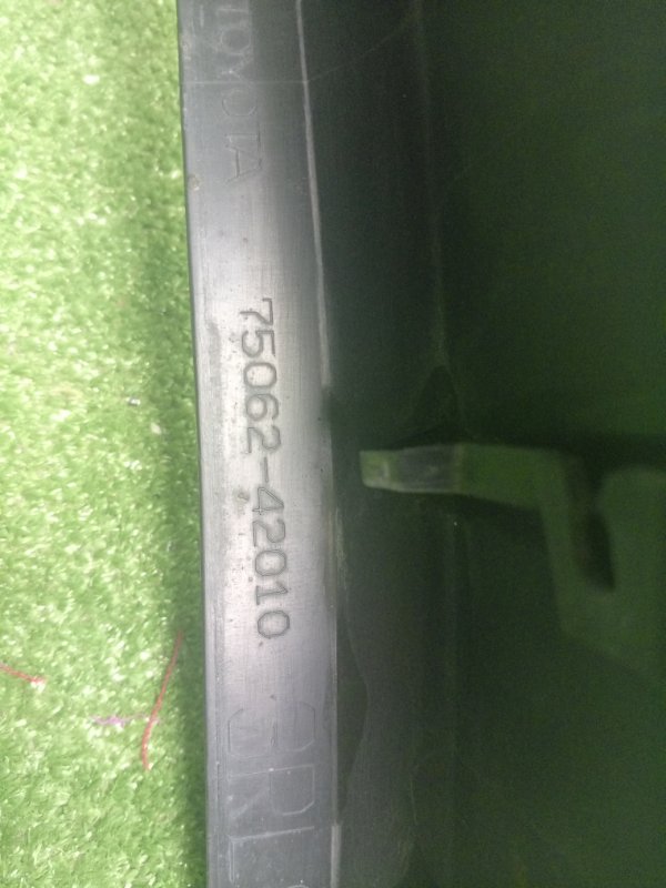 Накладка двери задняя левая RAV4 2019 XA50