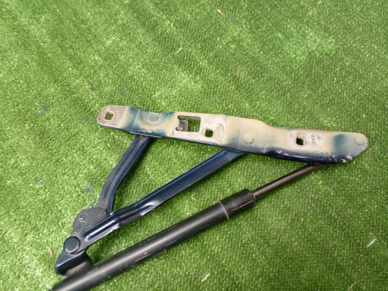 Петля крышки багажника правая 5-series E39