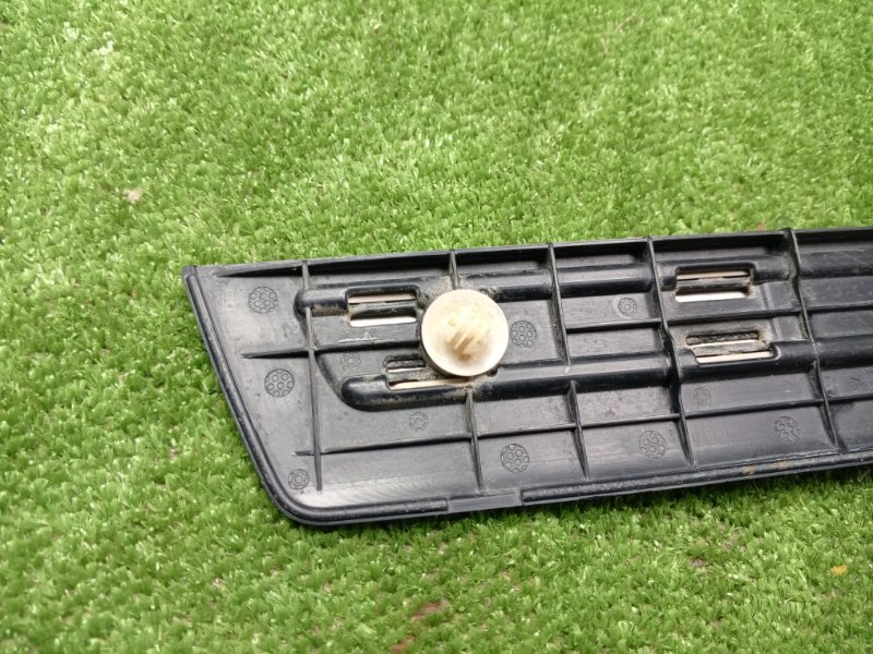 Накладка порога (внутренняя) задняя правая CAMRY 2017 2AR-FE