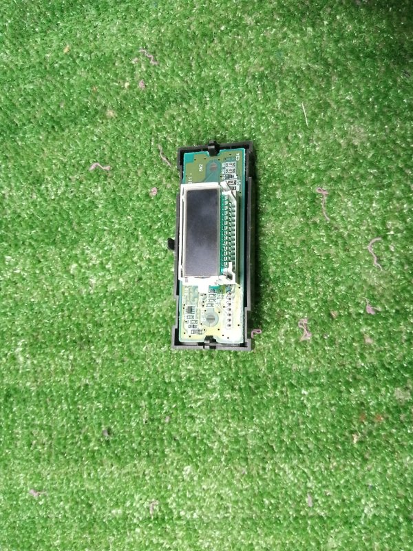 Запчасть часы TOYOTA CAMRY 2017 2AR-FE 8391033210 Б/У Часы TOYOTA CAMRY 2017 2AR-FE 8391033210 Б/У