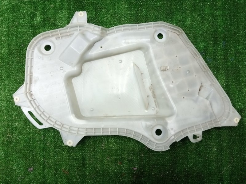 Обшивка двери передняя правая RAV 4 A50