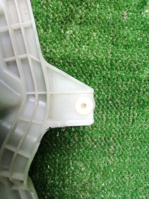 Обшивка двери передняя правая TOYOTA RAV 4 A50