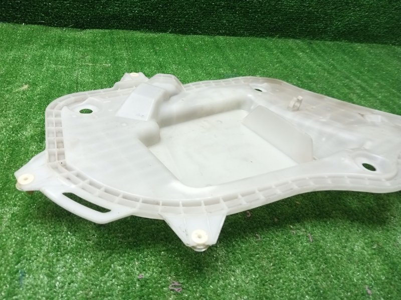 Обшивка двери передняя правая RAV 4 A50