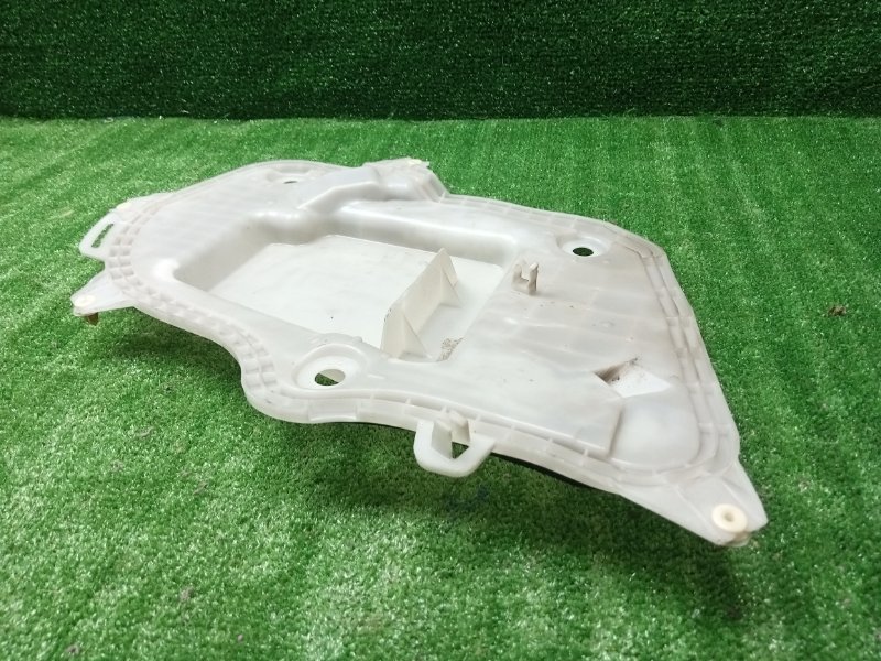 Обшивка двери передняя правая RAV 4 A50