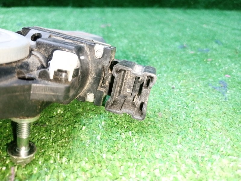 Блок моторчика стеклоподъемника передний правый Teana