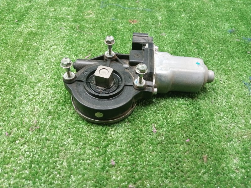 Блок моторчика стеклоподъемника передний правый Teana