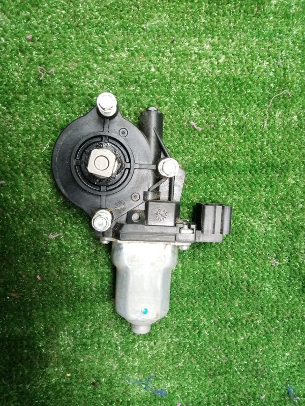 Блок моторчика стеклоподъемника передний правый Teana