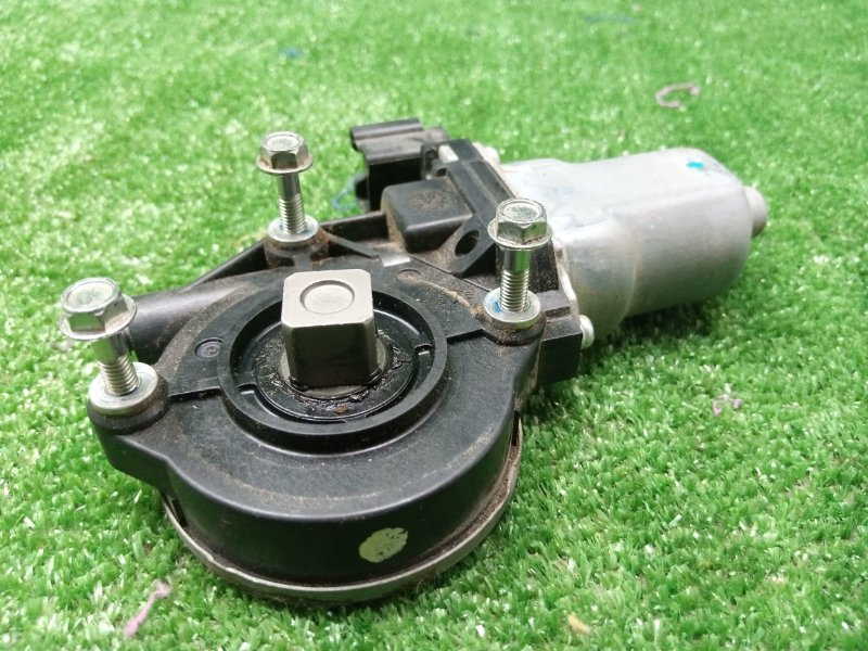 Блок моторчика стеклоподъемника передний правый Teana