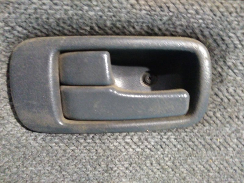 Ручка двери внутренняя Isuzu Gemini JT641F 4EE1-T 1991г задняя левая