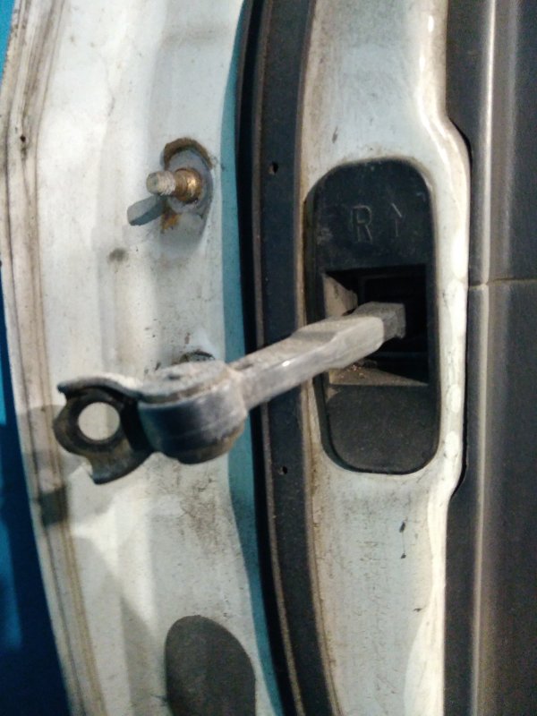 Ограничитель двери Nissan Ad VEY11 YD22 задний правый