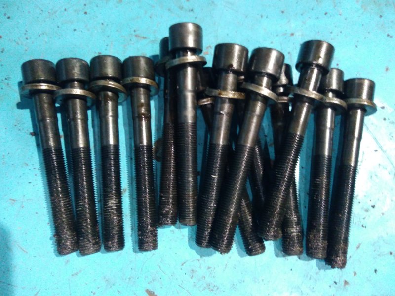 Болт головки блока цилиндров. Toyota Mark Ii JZX100 1JZ-GE 1997