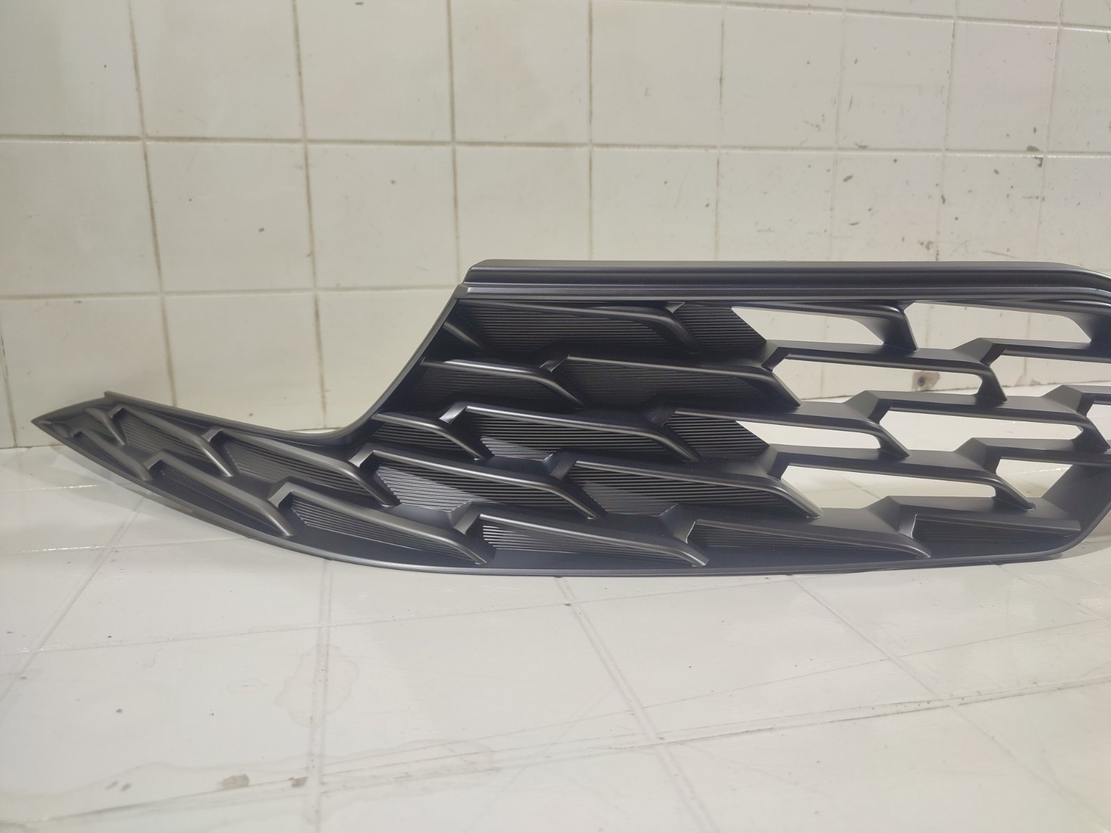 Решетка радиатора новая передняя K5 2020-2023 DL3