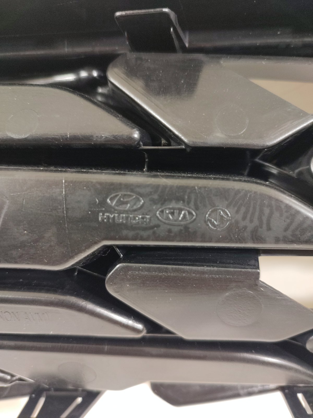 Решетка радиатора новая передняя K5 2020-2023 DL3