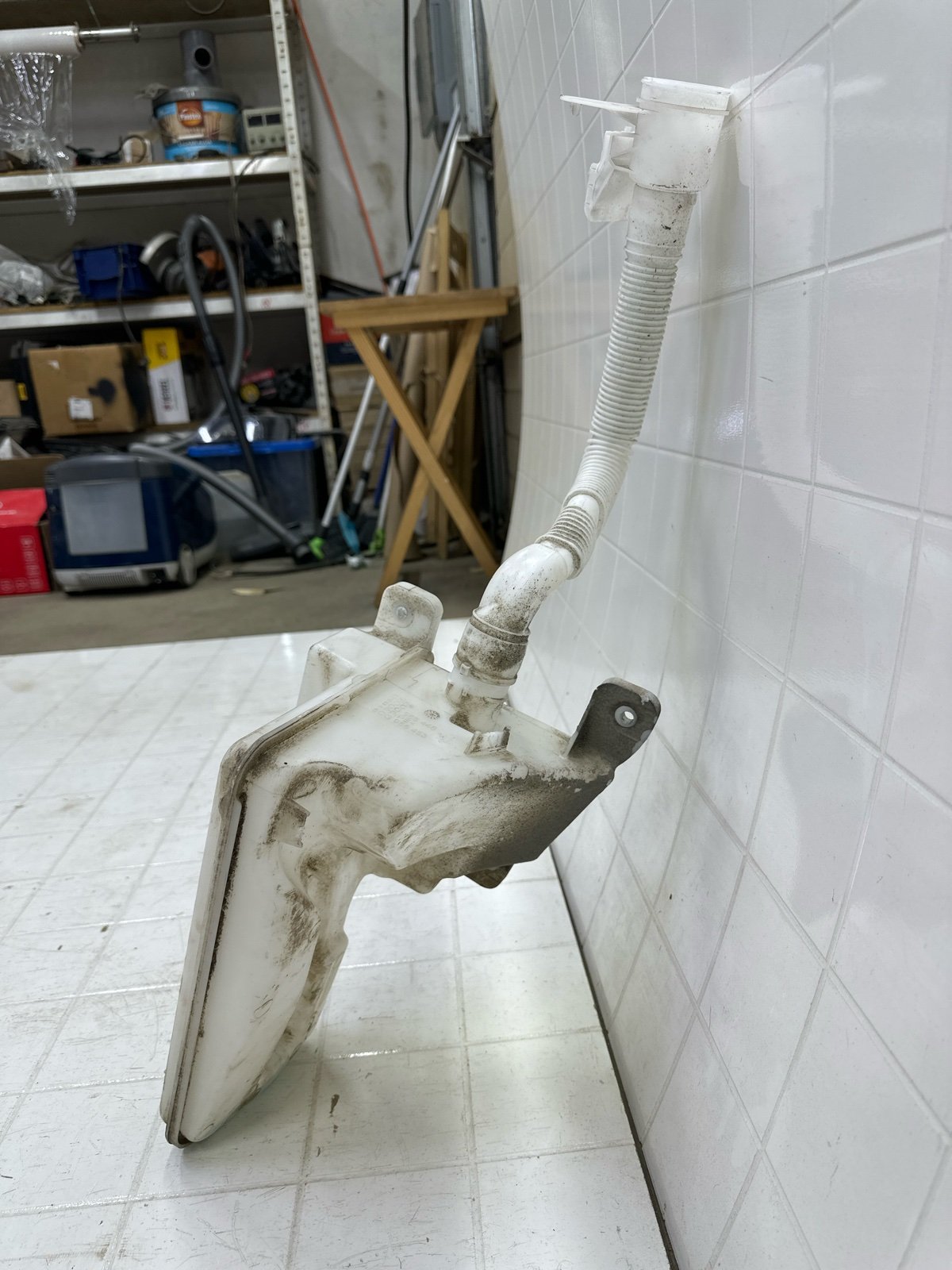 Бачок омывателя JETTA VS5