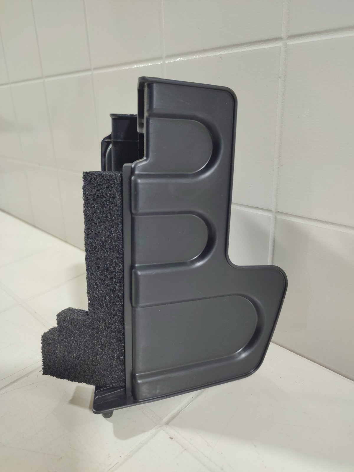 Дефлектор радиатора новый левый SELTOS 2019-2024 SP2