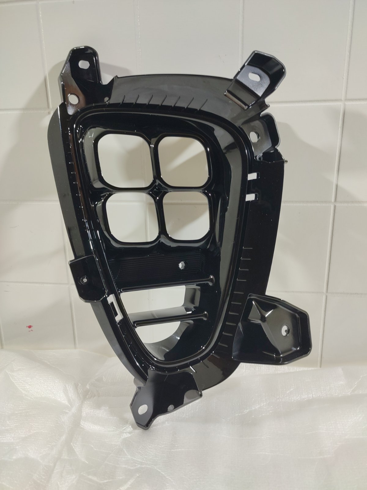 Накладка птф новая передняя правая KIA SORENTO 3 PRIME Рестайлинг 2018-2020 UM 86526C5520 новая