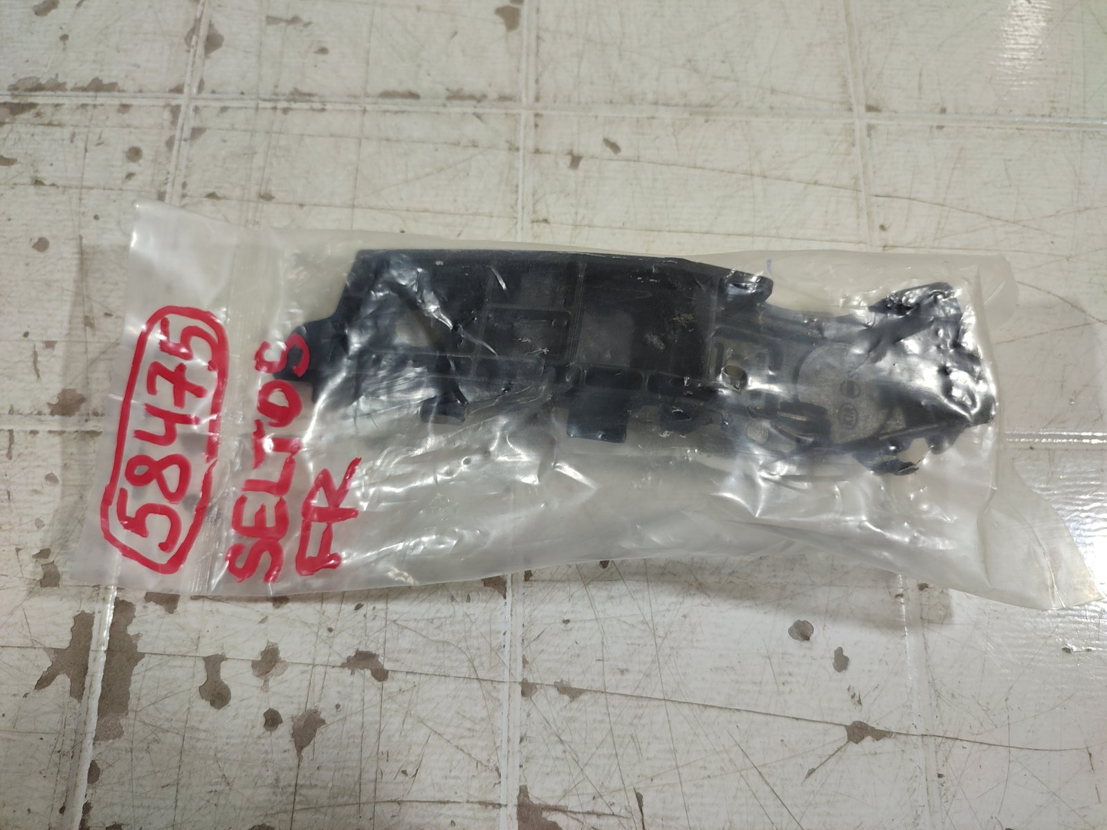 Кронштейн новый передний правый SELTOS 2019-2024 SP2