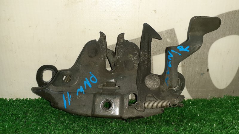 Замок капота Nissan Avenir PNW11 SR20DET 1999 (б/у)
