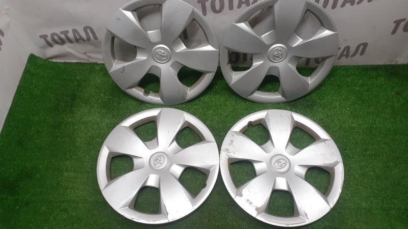 Колпак на диск Toyota (б/у) Колпак на диск Toyota (б/у)