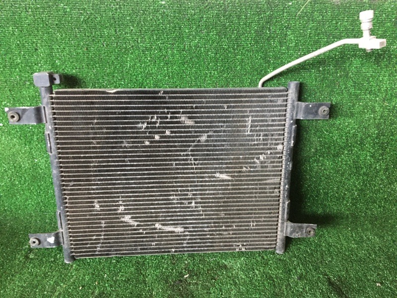 Радиатор кондиционера Suzuki Escudo TD11W H20A (б/у)