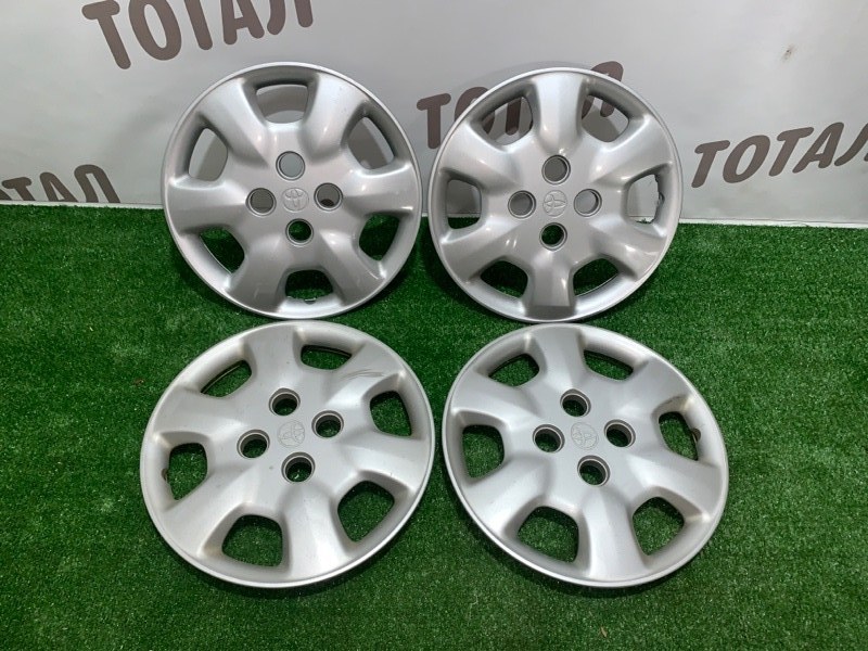 Колпак на диск Toyota (б/у) Колпак на диск Toyota (б/у)