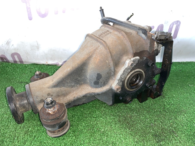 Редуктор Nissan Presage VNU30 YD25DDT 1998 задний (б/у)