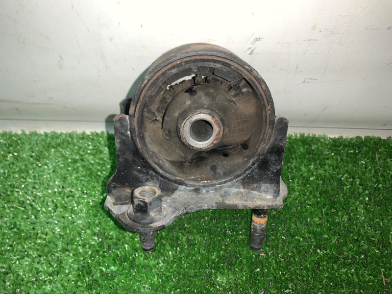 Подушка двигателя Toyota Wish ZNE14 1ZZFE задняя (б/у)