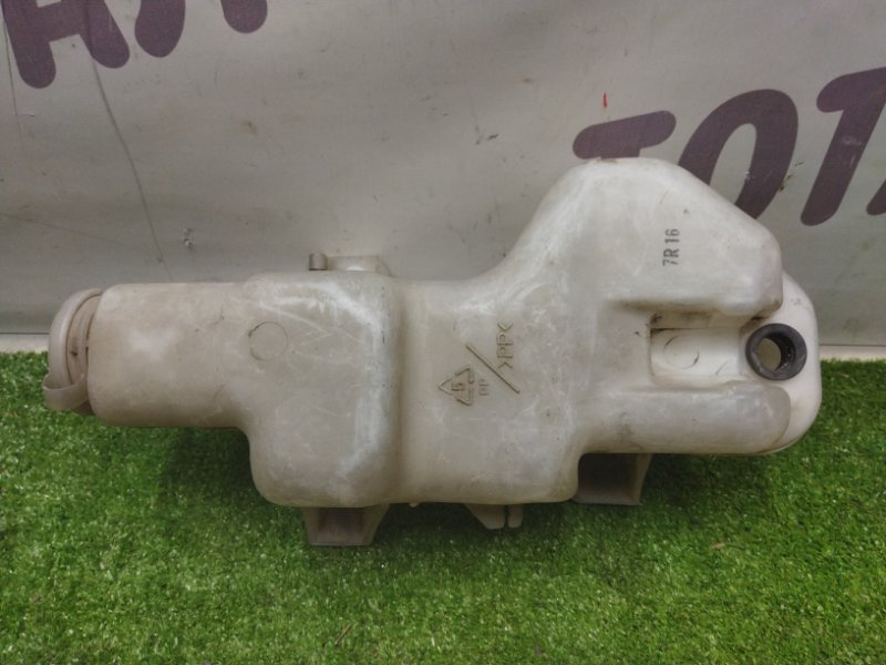 Бачок омывателя MAZDA MPV LVLR WL 860141-294 контрактная
