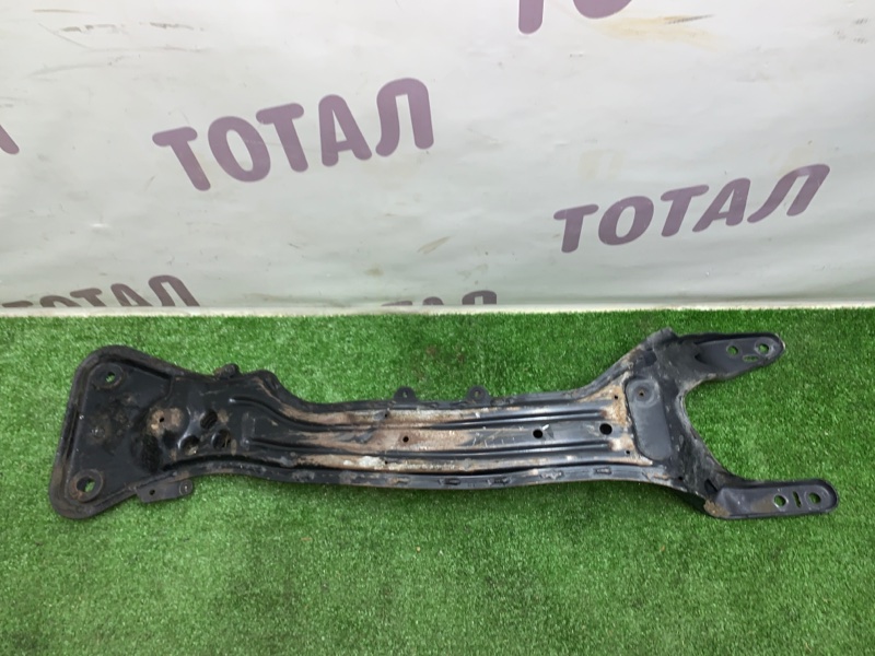 Балка под двс Nissan Serena VNC24 YD25DDTI 2000 (б/у)