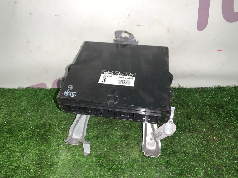 Блок управления 4wd Toyota Wish ZNE14 1ZZFE 2004 (б/у)
