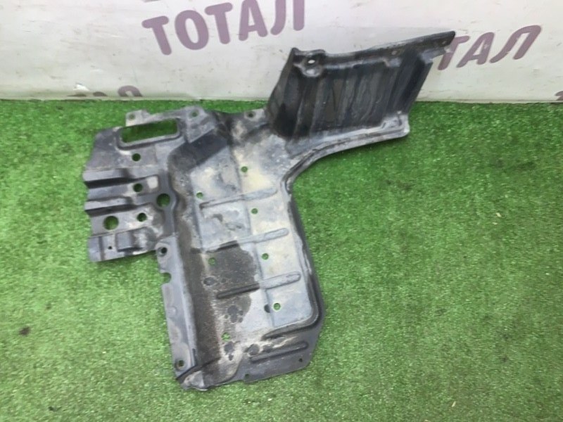 Защита двигателя Toyota Voxy ZRR75 3ZRFAE 2007 правая (б/у)