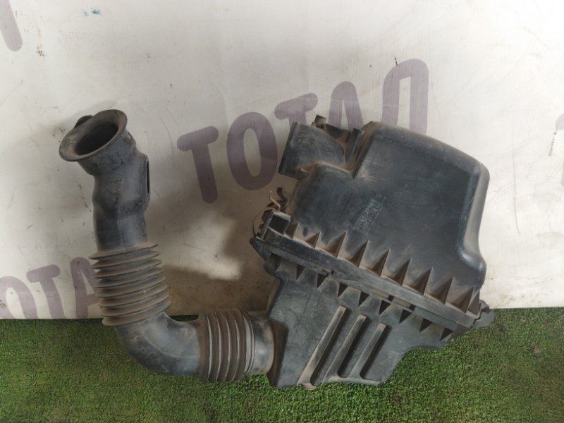 Корпус воздушного фильтра TOYOTA FUNCARGO NCP21 2NZFE 17700-21050 контрактная