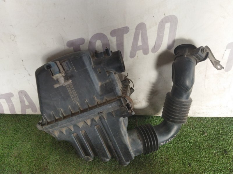 Корпус воздушного фильтра TOYOTA FUNCARGO NCP21 2NZFE 17700-21050 контрактная