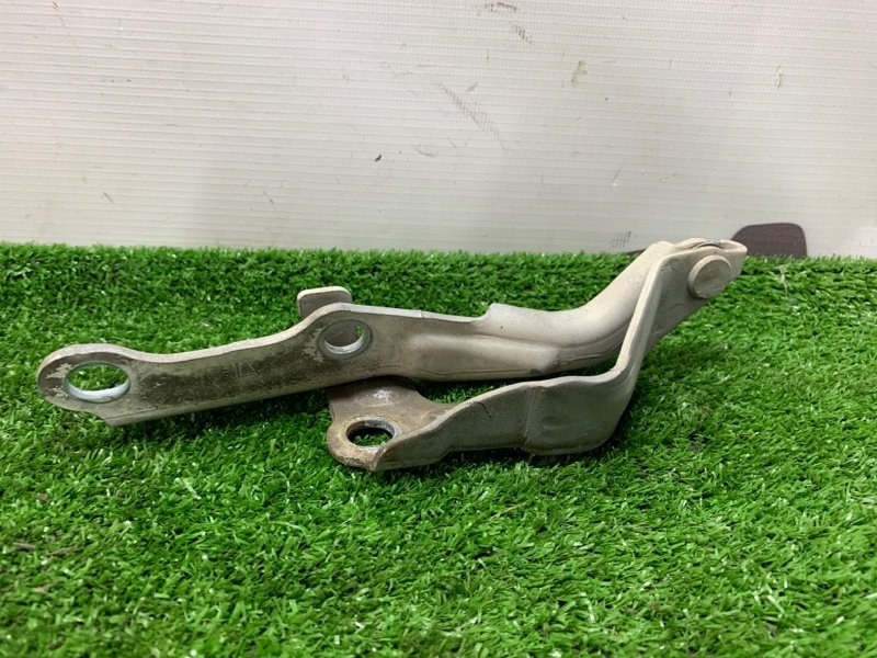 Петля капота левая TOYOTA LAND CRUISER CYGNUS 2000 UZJ100 2UZFE 5342060040 контрактная