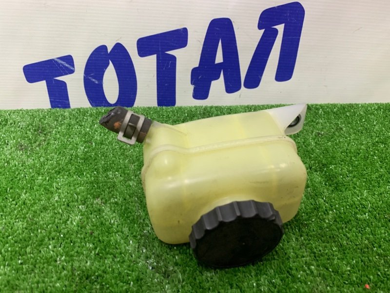 Бачок для тормозной жидкости WISH 2004 ZNE14G 1ZZFE