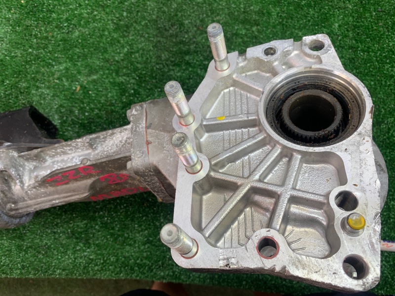 Раздаточная коробка VOXY 2014 ZRR85G 2ZRFAE