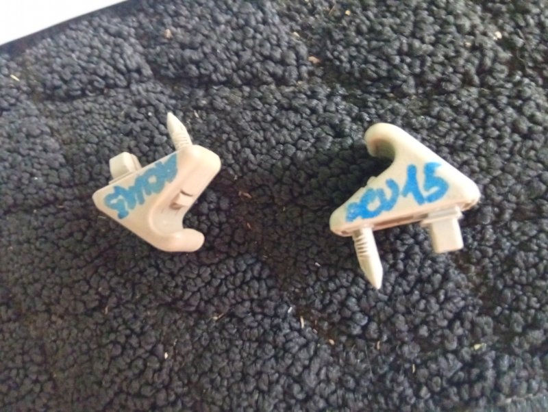 КРЕПЛЕНИЕ СОЛНЦЕЗАЩИТНОГО КОЗЫРЬКА TOYOTA HARRIER ACU15 2AZFE