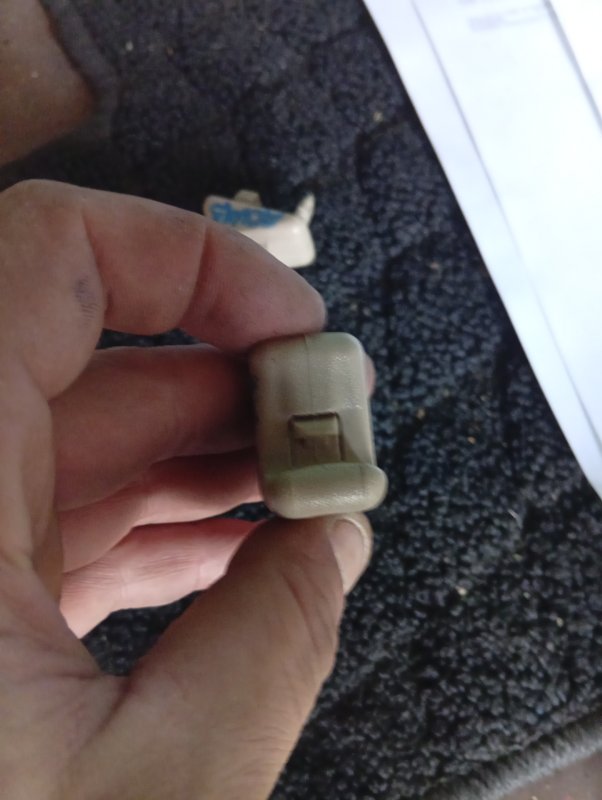 КРЕПЛЕНИЕ СОЛНЦЕЗАЩИТНОГО КОЗЫРЬКА HARRIER 2001 ACU15 2AZFE