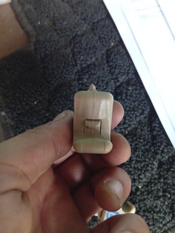 КРЕПЛЕНИЕ СОЛНЦЕЗАЩИТНОГО КОЗЫРЬКА HARRIER 2001 ACU15 2AZFE