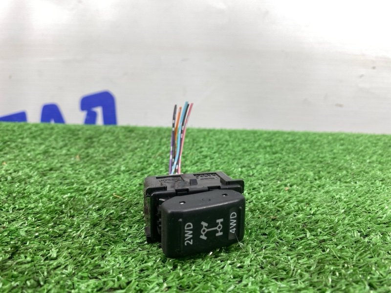 КНОПКА ВКЛЮЧЕНИЯ 4WD TIIDA LATIO 2008 SNC11 HR15DE